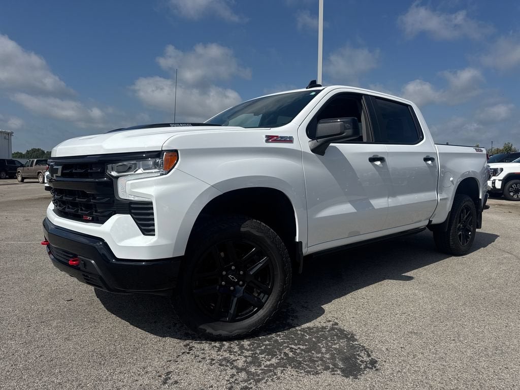 2025 Chevrolet Silverado 1500 LT Trail Boss in Summit White — front three-quarter view