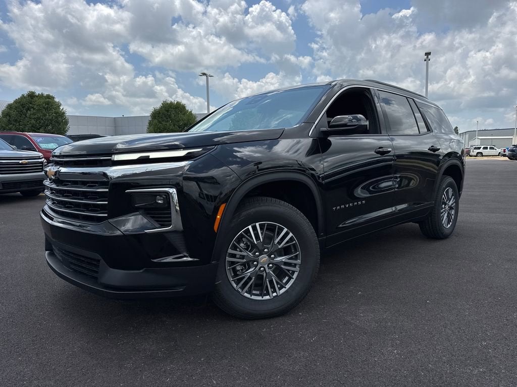 2026 Chevrolet Traverse LT in Mosaic Black Metallic — front three-quarter view