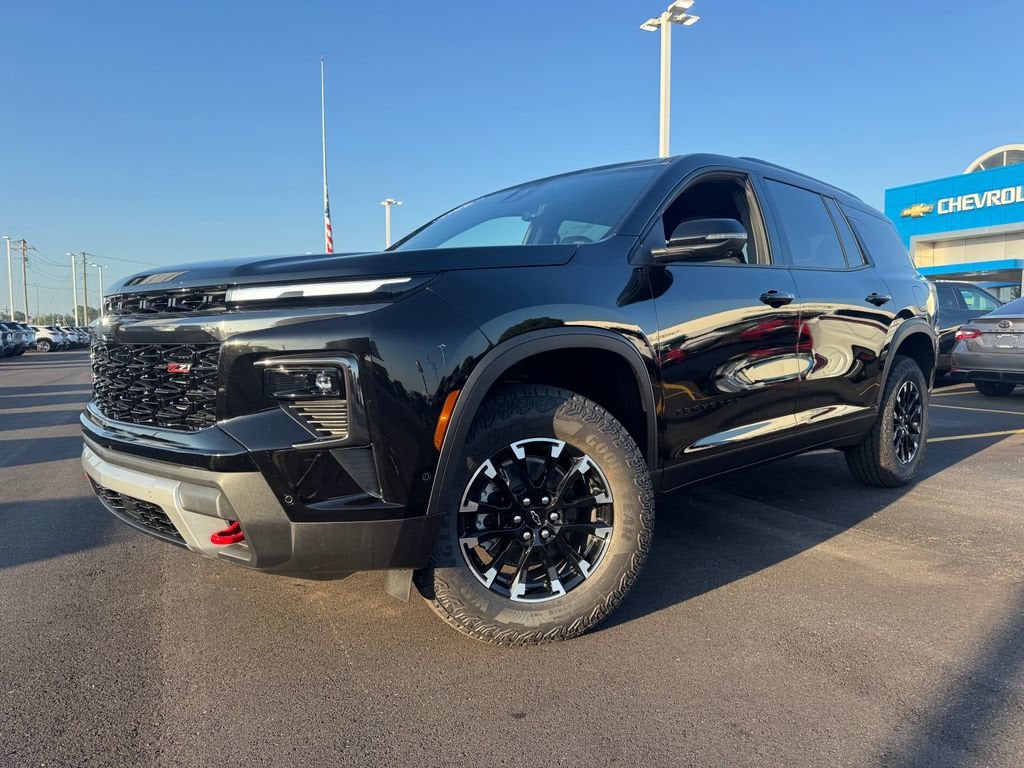 2026 Chevrolet Traverse Z71 in Mosaic Black Metallic — front three-quarter view