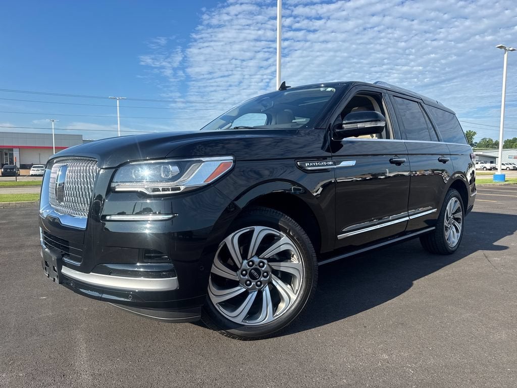 2023 Lincoln Navigator Reserve in Other — front three-quarter view