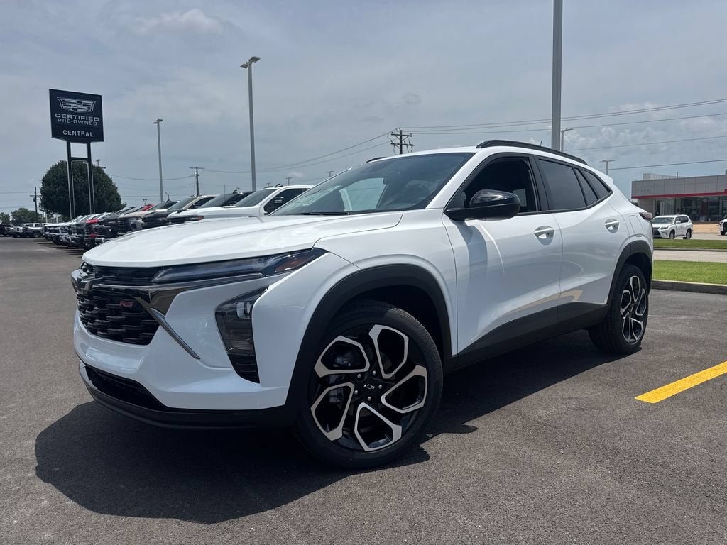2026 Chevrolet Trax 2RS in Summit White — front three-quarter view