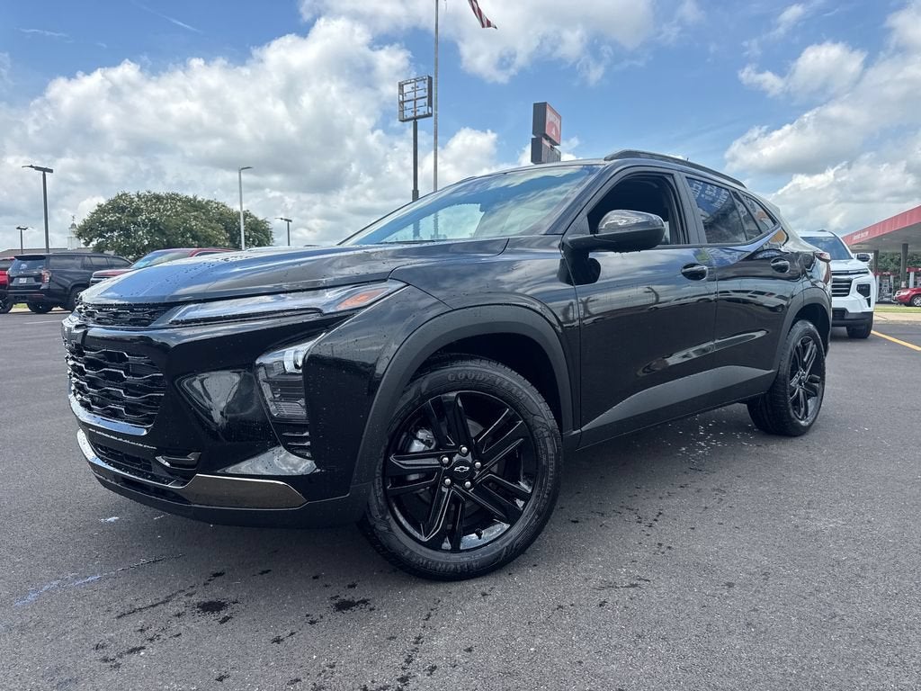 2026 Chevrolet Trax ACTIV in Mosaic Black Metallic — front three-quarter view