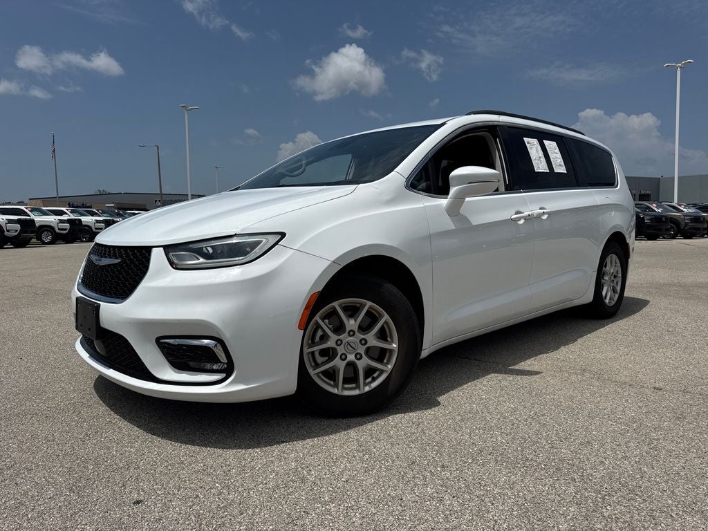 2022 Chrysler Pacifica Touring L in Bright White Clearcoat — front three-quarter view