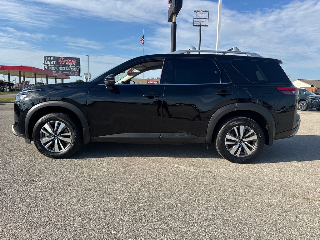 2025 Nissan Pathfinder — rear three-quarter view